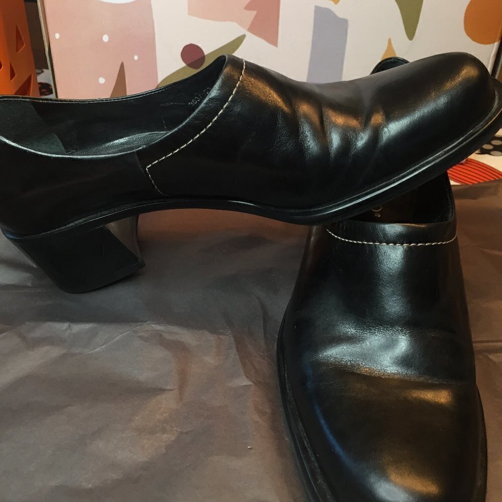 Franco Sarto Black Leather Loafers Size 8M - Picture 2 of 6